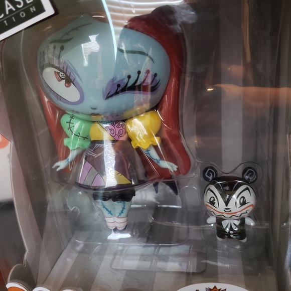 NBC The World Of Miss Mindy Sally Holiday Edition - Picture 5 of 6